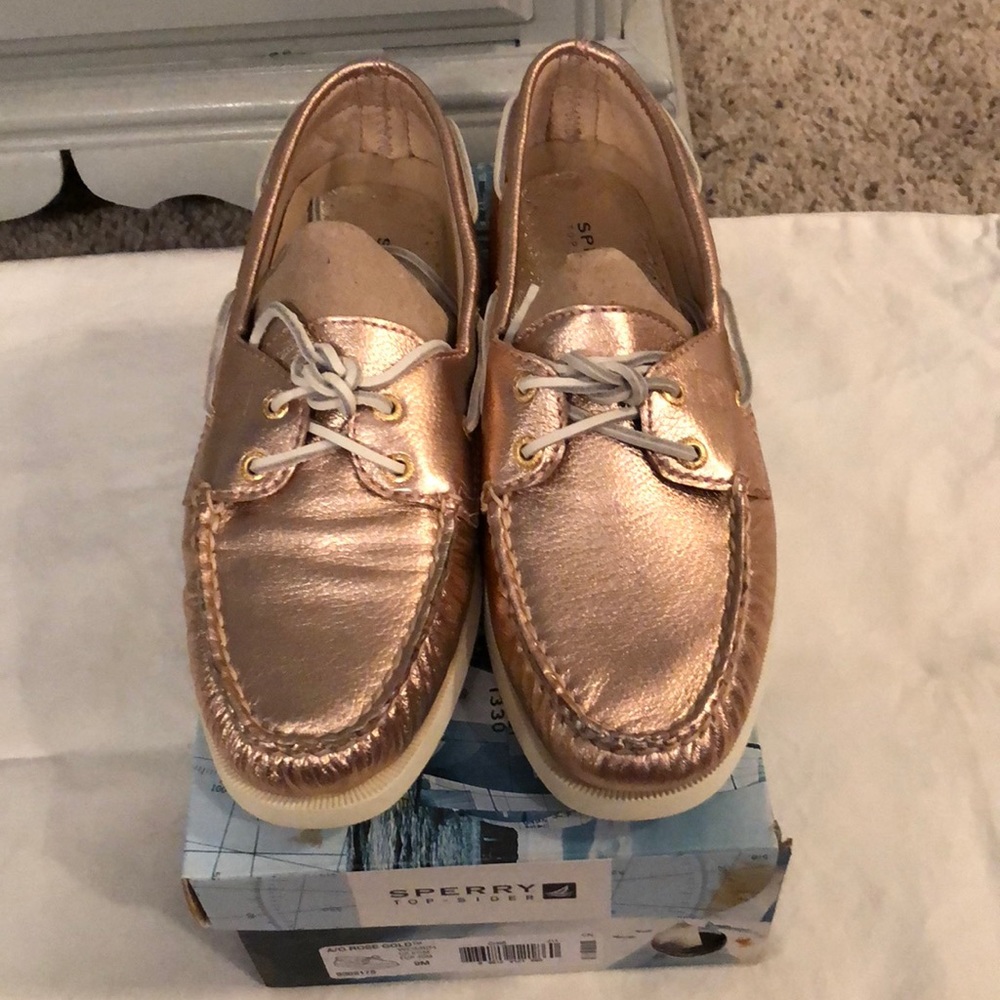 Rose Gold Sperry Top-Siders!